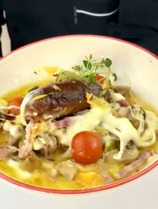 Salsicha toscana com legumes e esmagada de batata